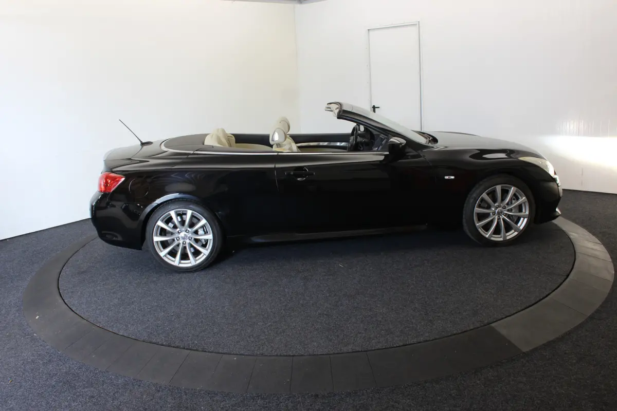 G37 GT Premium Bose Camera  NL Auto