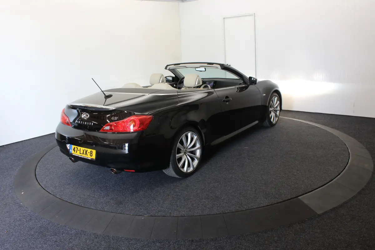 G37 GT Premium Bose Camera  NL Auto