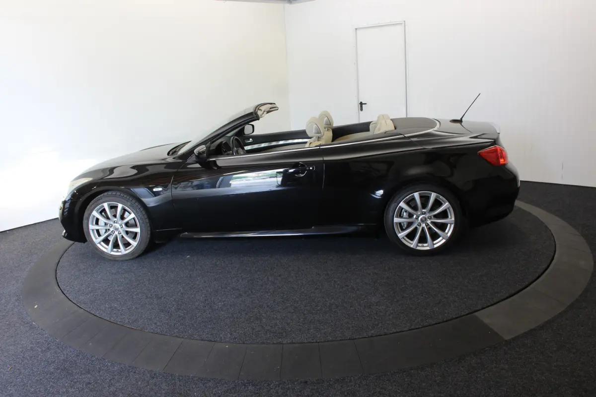 G37 GT Premium Bose Camera  NL Auto