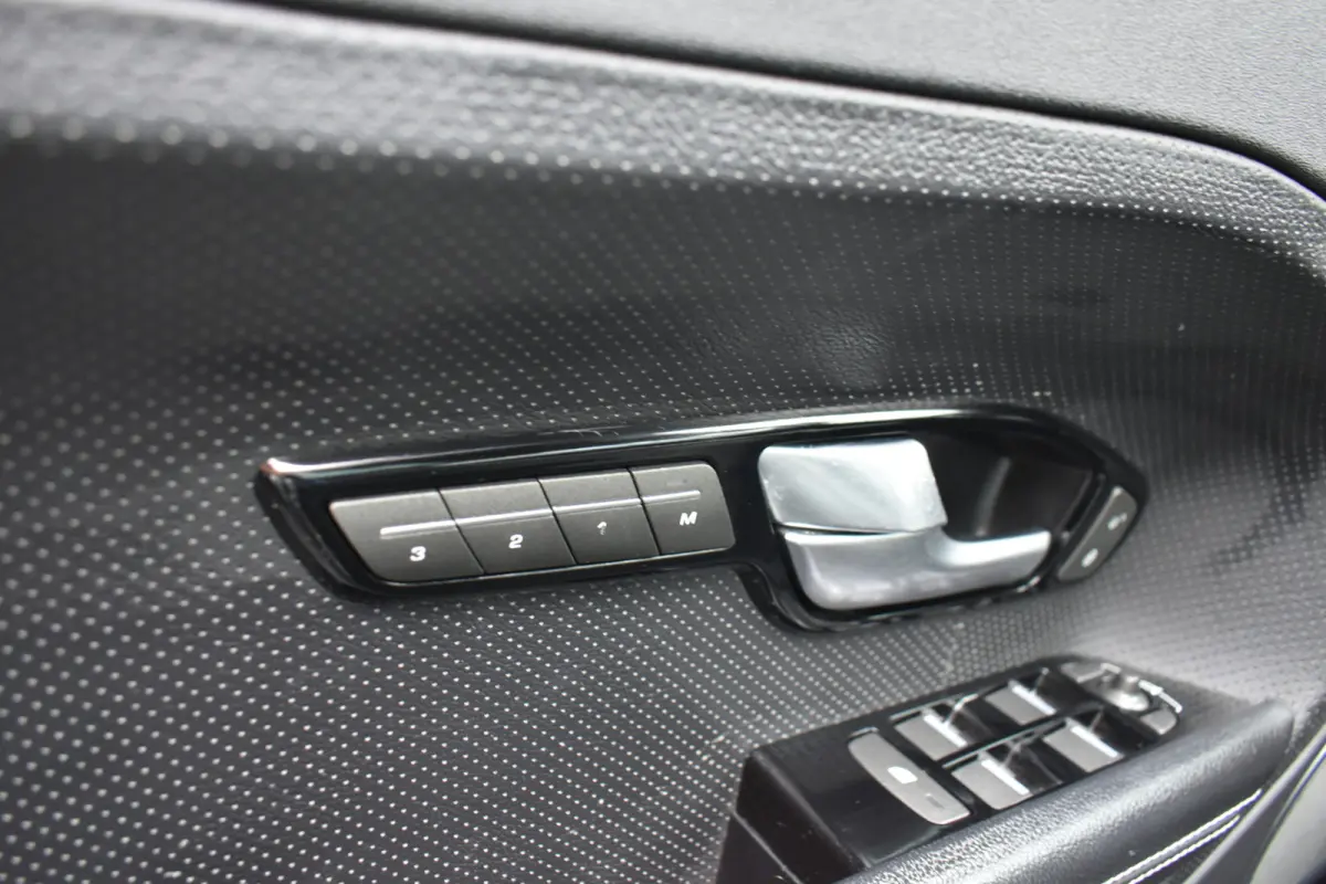 2.0 Si 4WD Black Pack Pano Camera Volleder