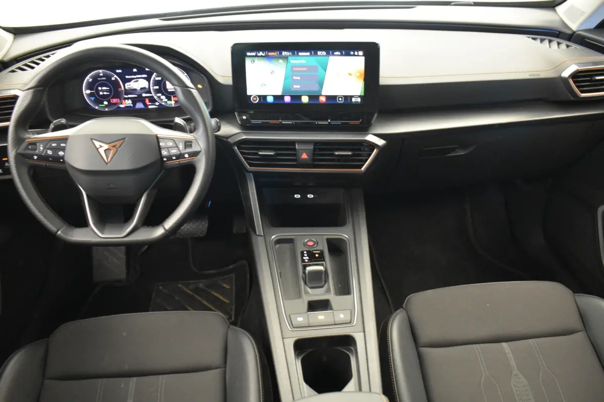 1.4 e-Hybrid Perform EL Trekhaak 360ºCamera Virtual 19" Keyless