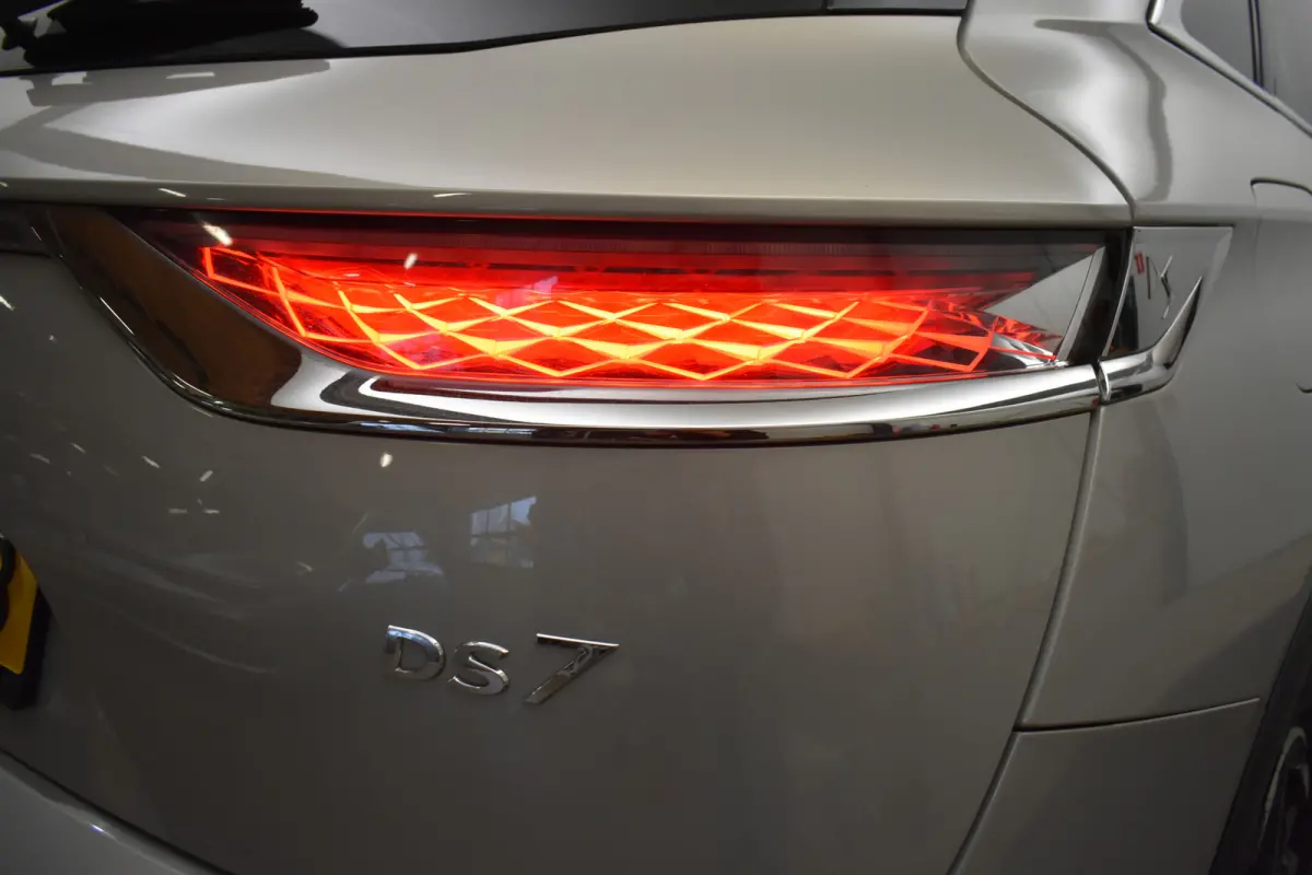 E-Tense PHEV 4x4 Bastille+