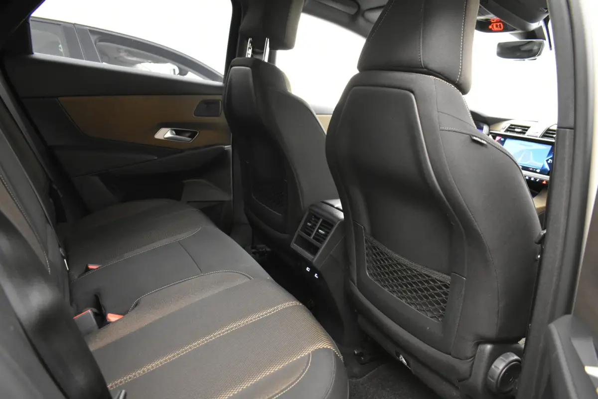 E-Tense PHEV 4x4 Bastille+