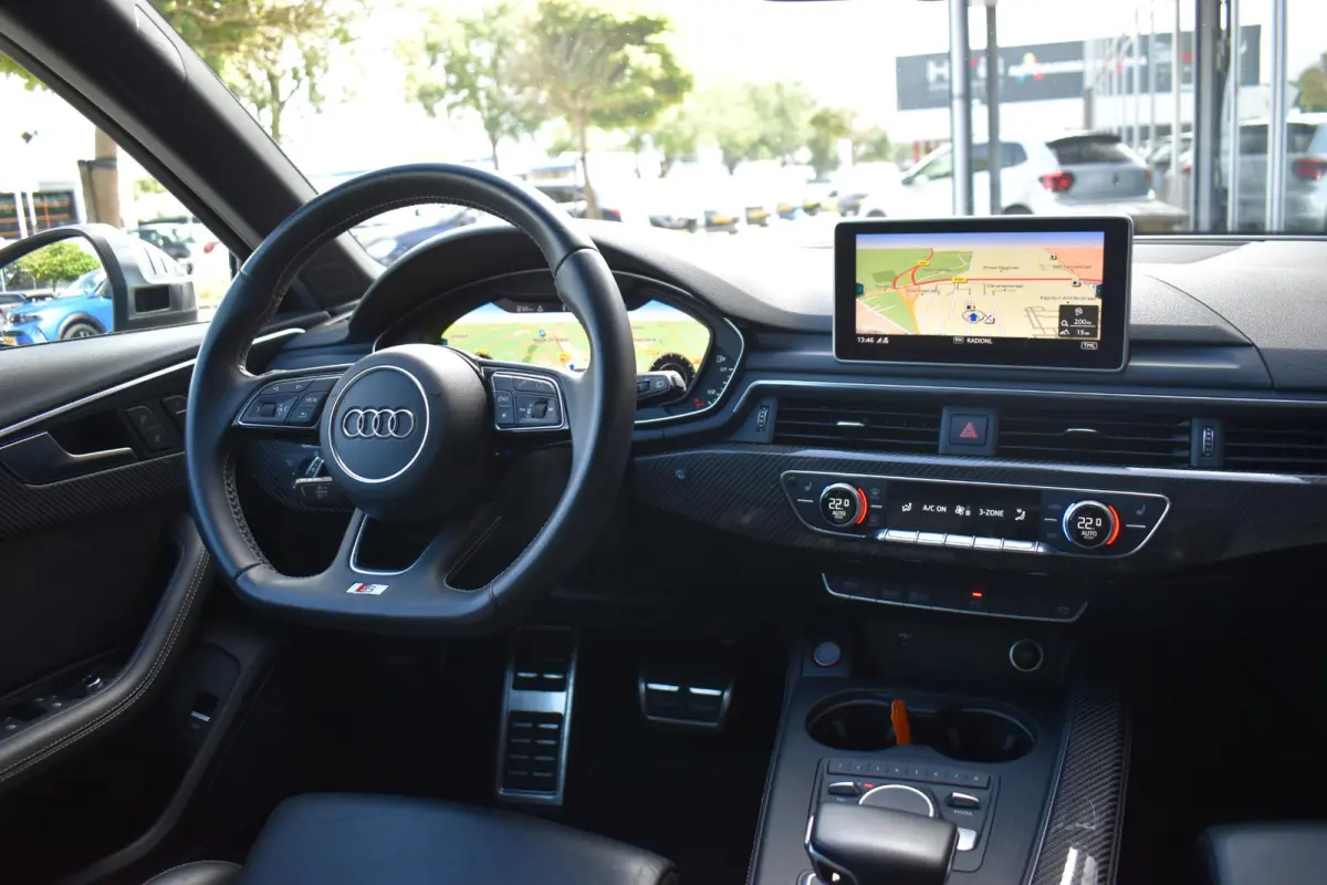 3.0 TDI S4 quattro Audi A4 Avant 3.0 TDI S4 quattro