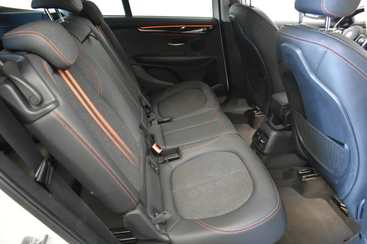 220 7P M-Sport 192 PK Paremoer lak Trekhaak Executive