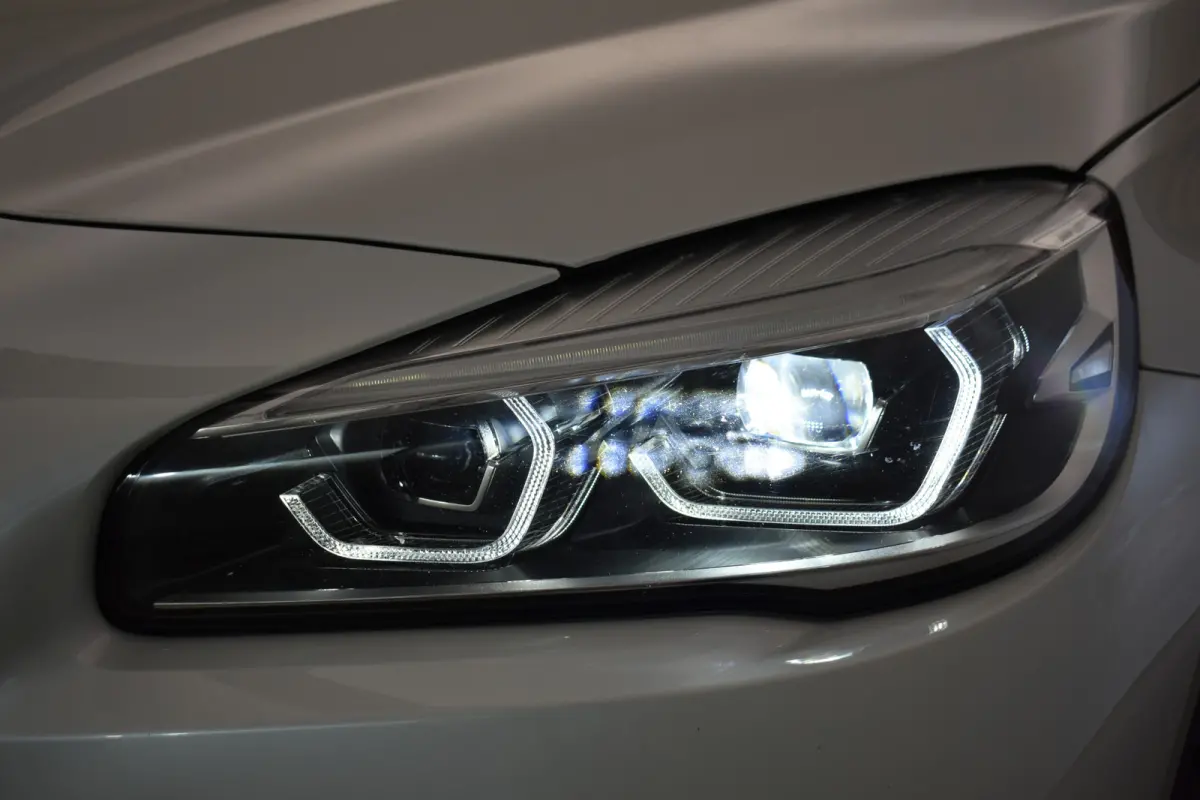 220 7P M-Sport 192 PK Paremoer lak Trekhaak Executive
