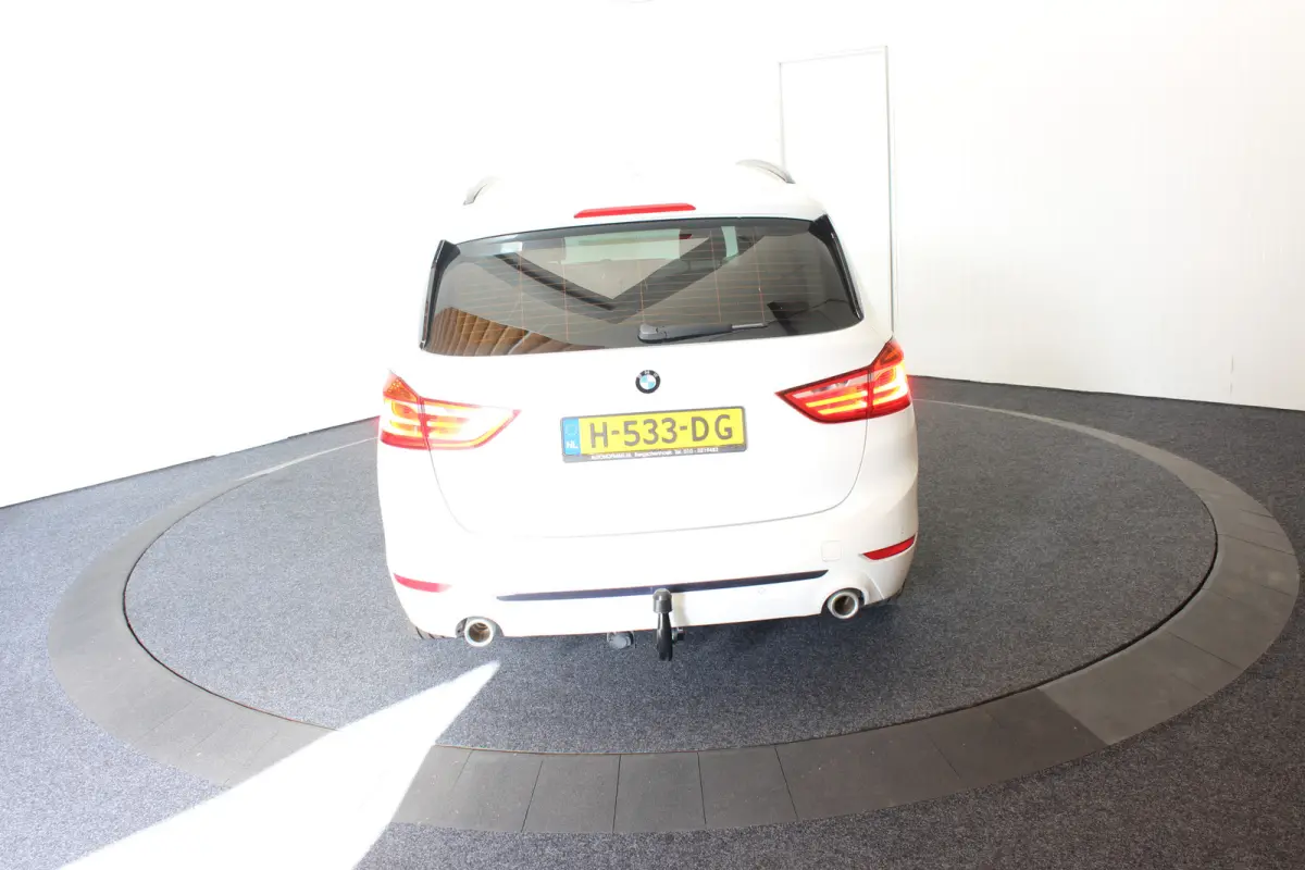 220 7P M-Sport 192 PK Paremoer lak Trekhaak Executive
