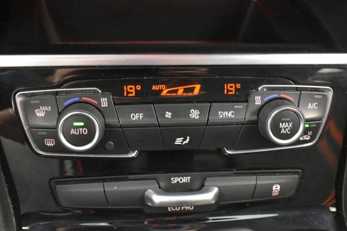 220 7P M-Sport 192 PK Paremoer lak Trekhaak Executive