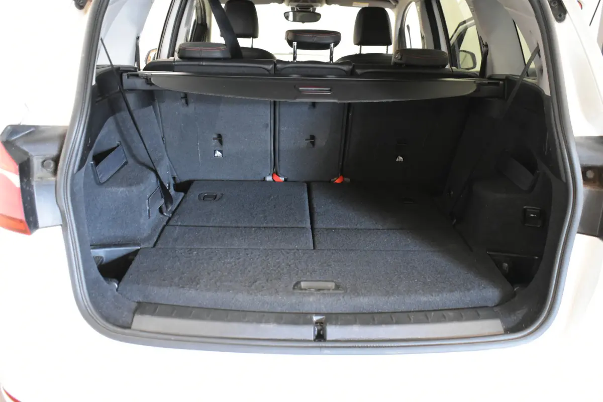 220 7P M-Sport 192 PK Paremoer lak Trekhaak Executive