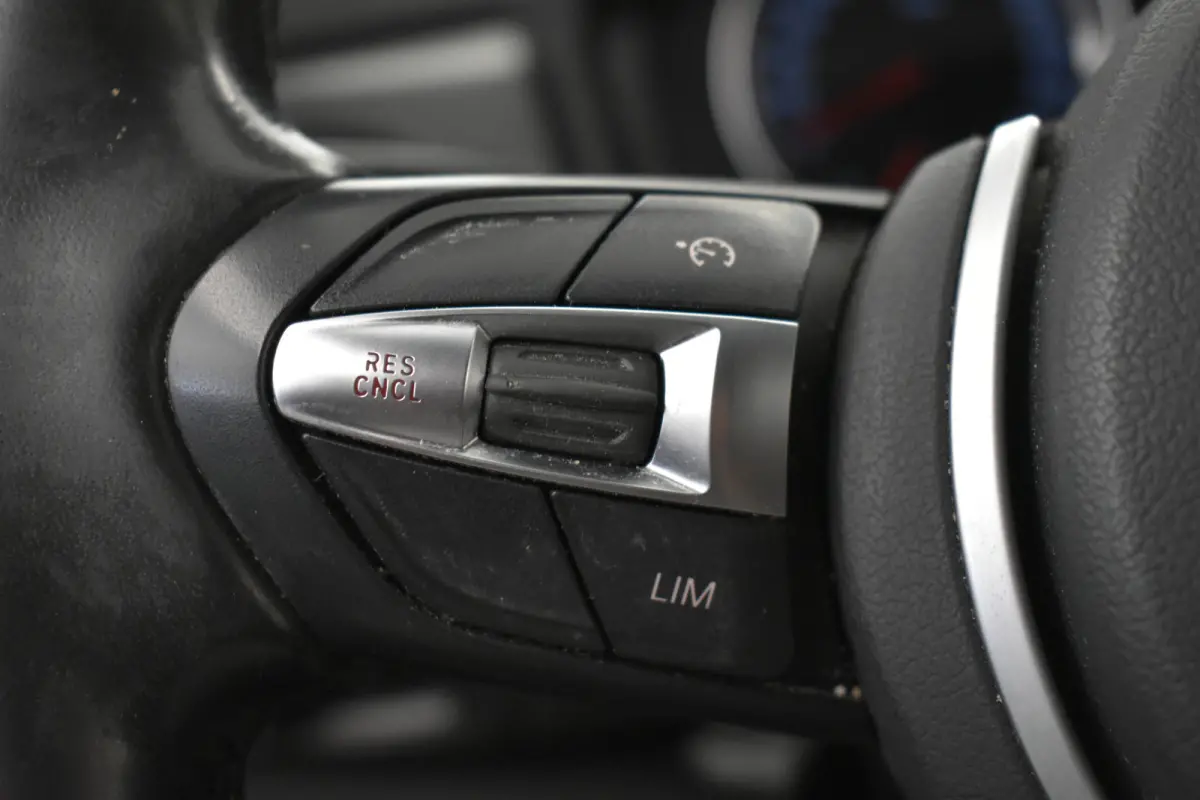 220 7P M-Sport 192 PK Paremoer lak Trekhaak Executive