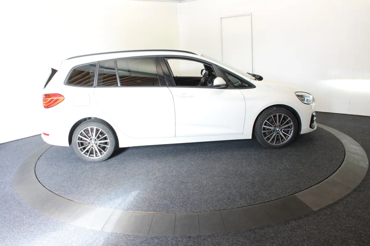 220 7P M-Sport 192 PK Paremoer lak Trekhaak Executive