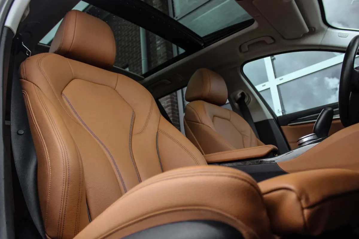 540i xDrive High Executive Luxury-Line | 1e eigenaar | Achterasbesturing | Cruise control adaptief | Apple carplay | Adaptief LED | DAB | Panoramadak | HiFi audio