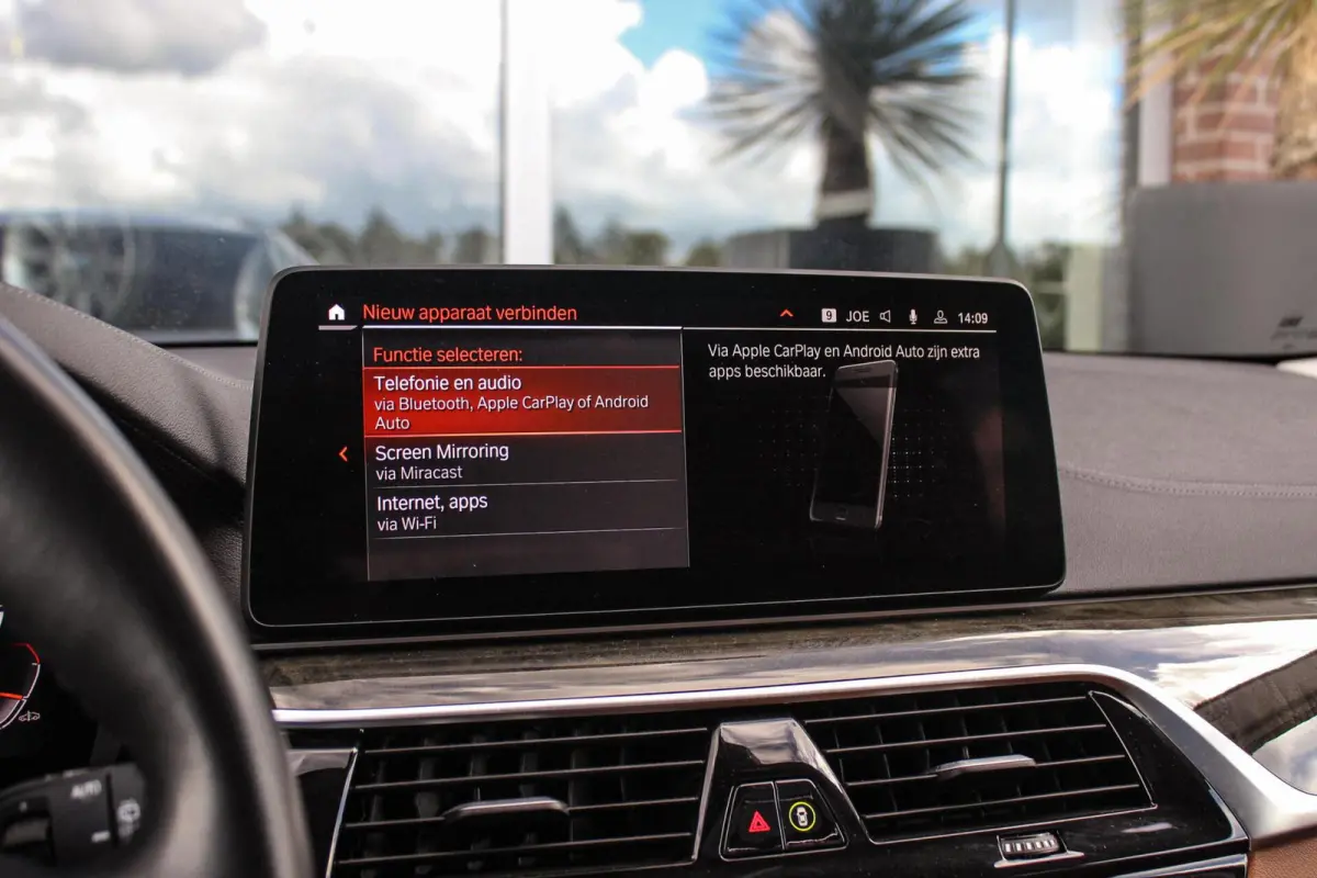 540i xDrive High Executive Luxury-Line | 1e eigenaar | Achterasbesturing | Cruise control adaptief | Apple carplay | Adaptief LED | DAB | Panoramadak | HiFi audio