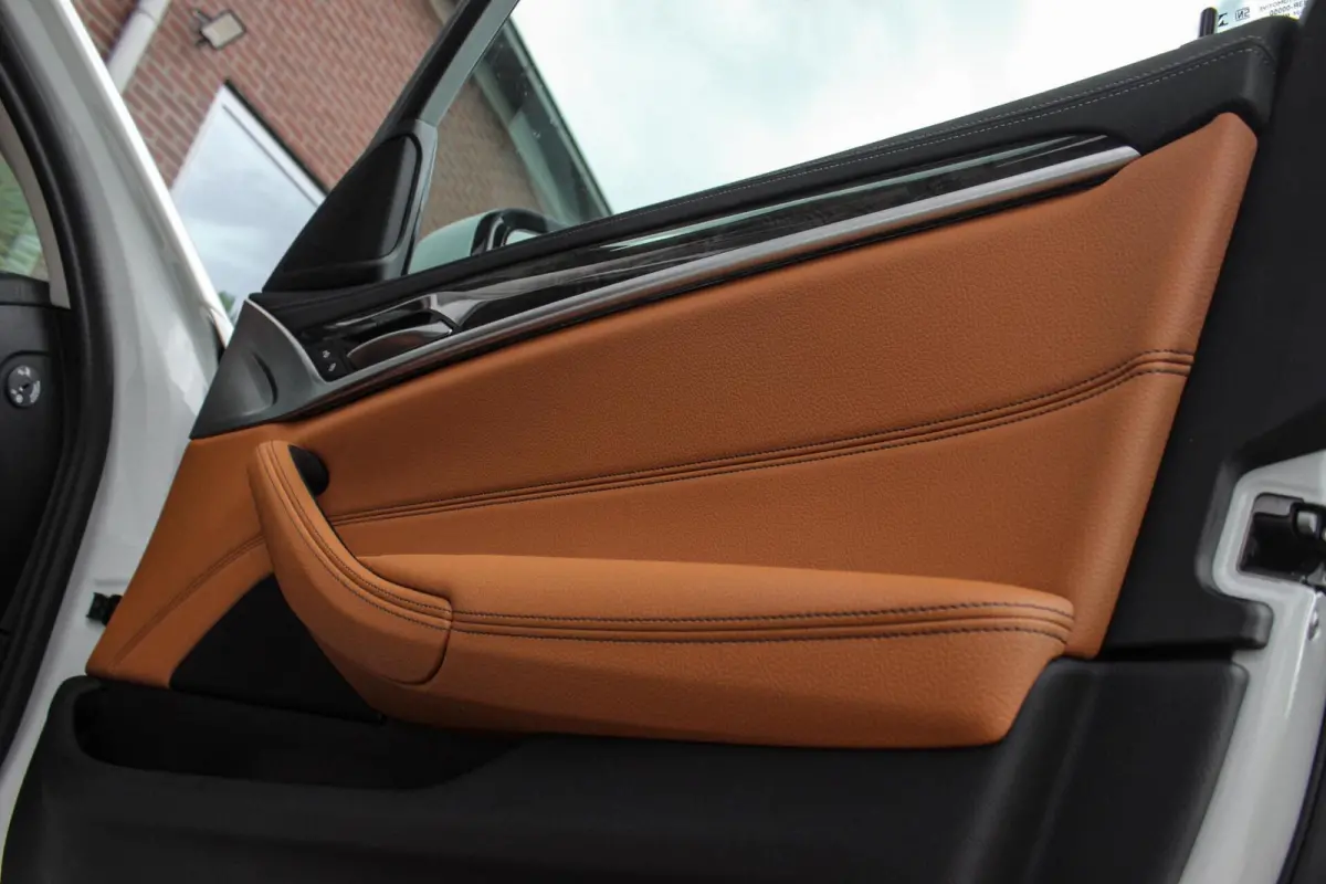 540i xDrive High Executive Luxury-Line | 1e eigenaar | Achterasbesturing | Cruise control adaptief | Apple carplay | Adaptief LED | DAB | Panoramadak | HiFi audio