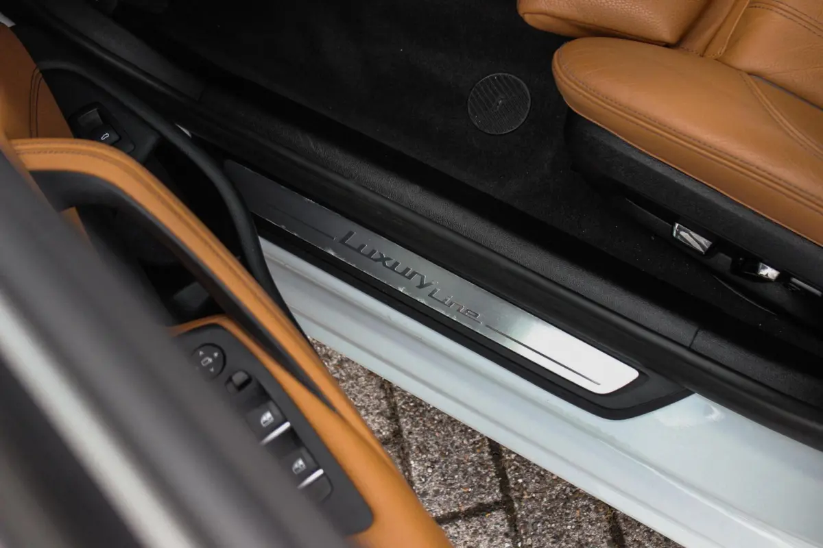 540i xDrive High Executive Luxury-Line | 1e eigenaar | Achterasbesturing | Cruise control adaptief | Apple carplay | Adaptief LED | DAB | Panoramadak | HiFi audio
