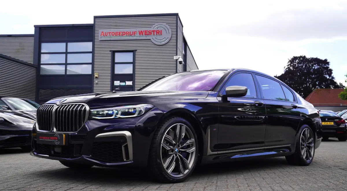 M760Li xDrive High Executive | Massage | TV | Koelbox | HuD | BMW Drive Assisted | 360 cam | Stoelkoeling | Bowers |