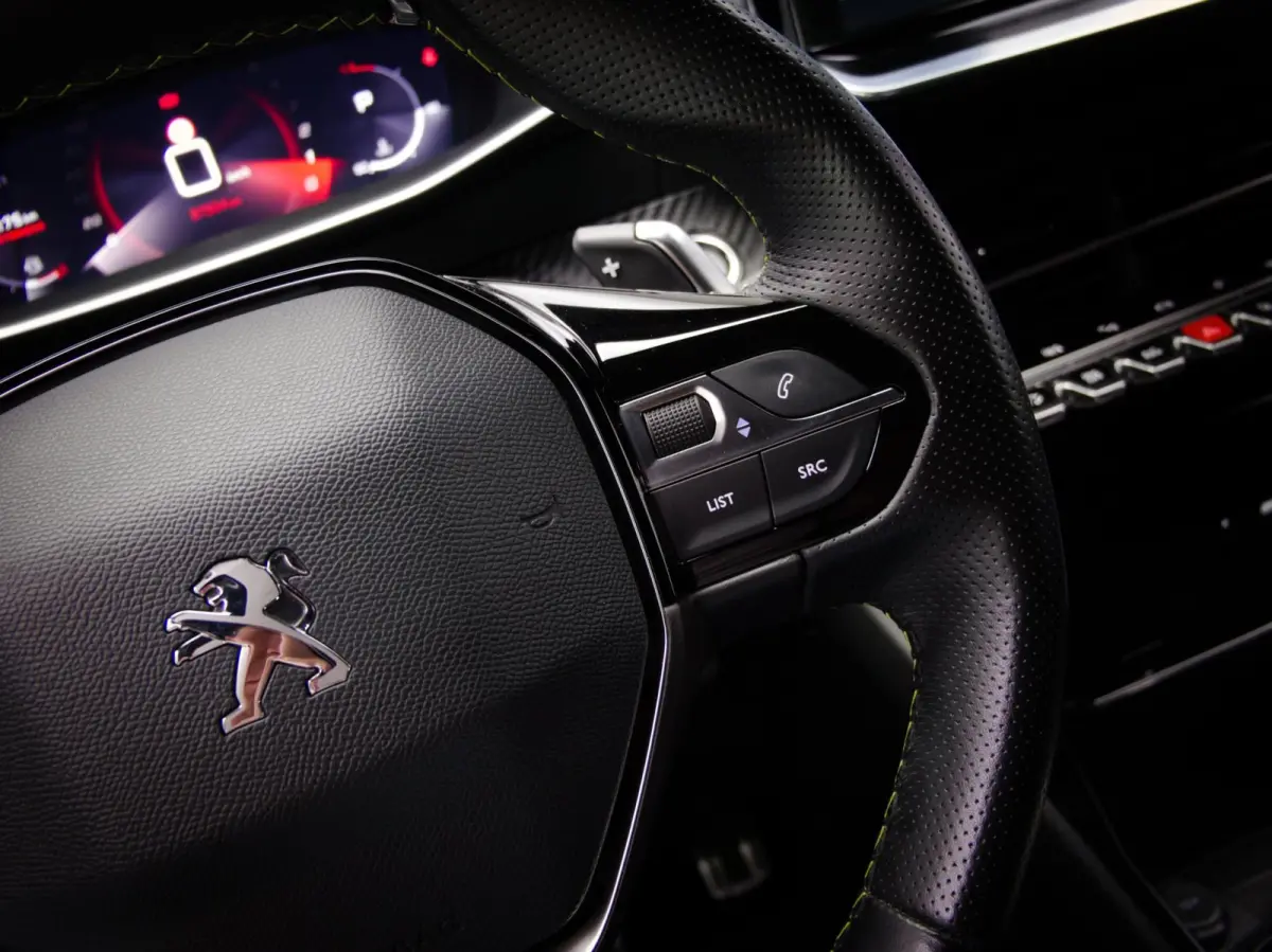 1.2 PureTech GT (SFEERVERLICHTING, APPLE CARPLAY/ANDROID AUTO, ACHTERUITRIJCAMERA, NAVIGATIESYSTEEM, CRUISE CONTROL)