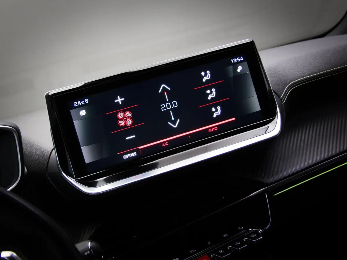 1.2 PureTech GT (SFEERVERLICHTING, APPLE CARPLAY/ANDROID AUTO, ACHTERUITRIJCAMERA, NAVIGATIESYSTEEM, CRUISE CONTROL)