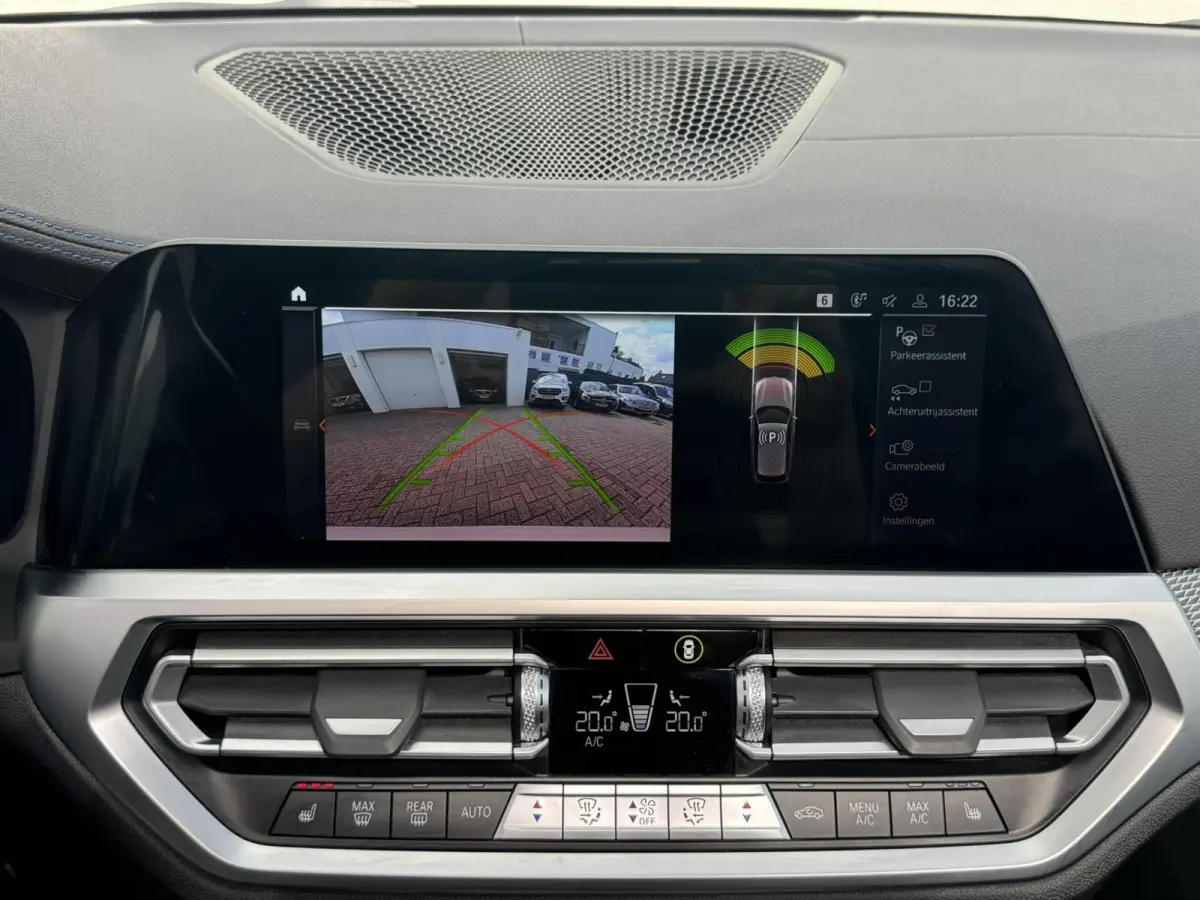 320i High Exec. M-Sport individual Sfeer Leder Camera Carplay Trekhaak Led