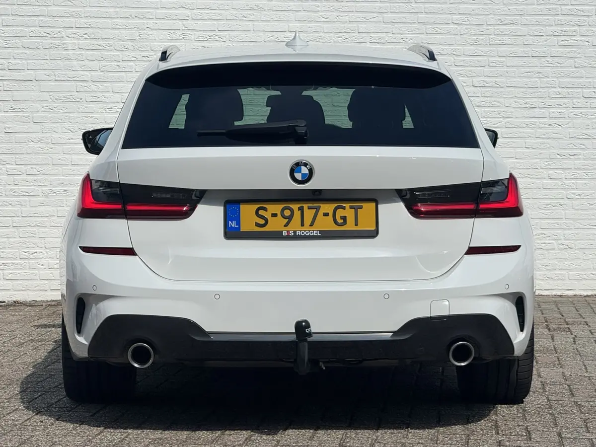 320i High Exec. M-Sport individual Sfeer Leder Camera Carplay Trekhaak Led