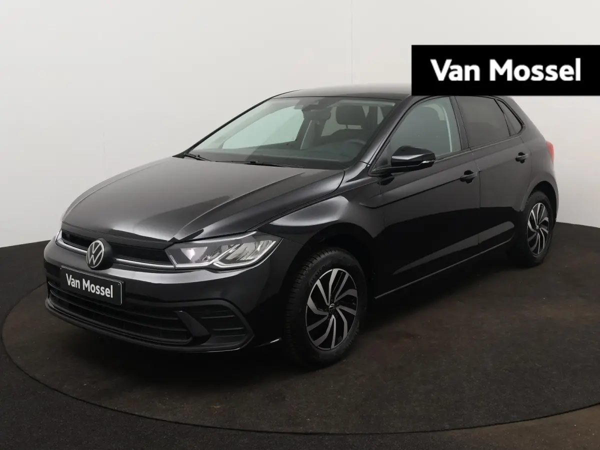 1.0 TSI Life Edition 95 PK | Draadloze Apple carplay | Achteruitrijcamera  | Parkeersensoren | Travel Assist | LED Verlichting | 15" inch "Essex" LMV |