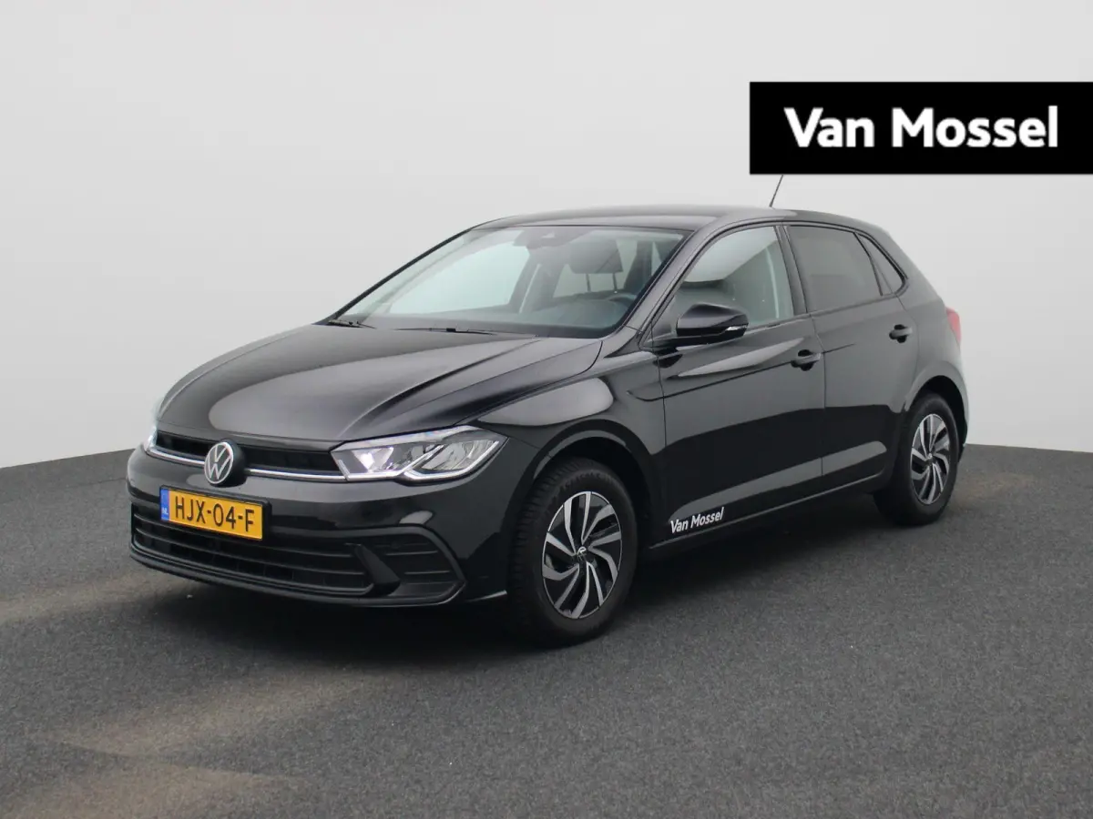 1.0 TSI Life Edition | Parkeersensoren achter | Achteruitrijcamera | Apple Carplay draadloos | Android Auto draadloos | Digitale cockpit | 15 inch lichtmetalen velgen |  Vierseizoensbanden
