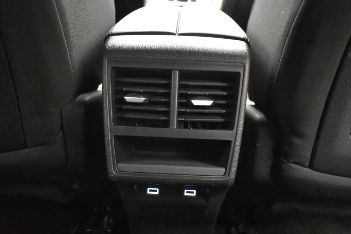E-Tense PHEV 4x4 Bastille+