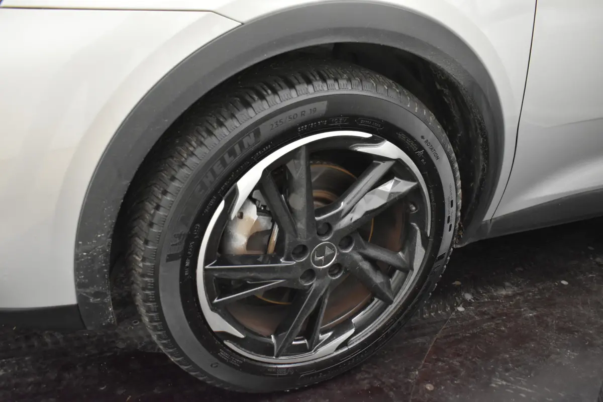 E-Tense PHEV 4x4 Bastille+