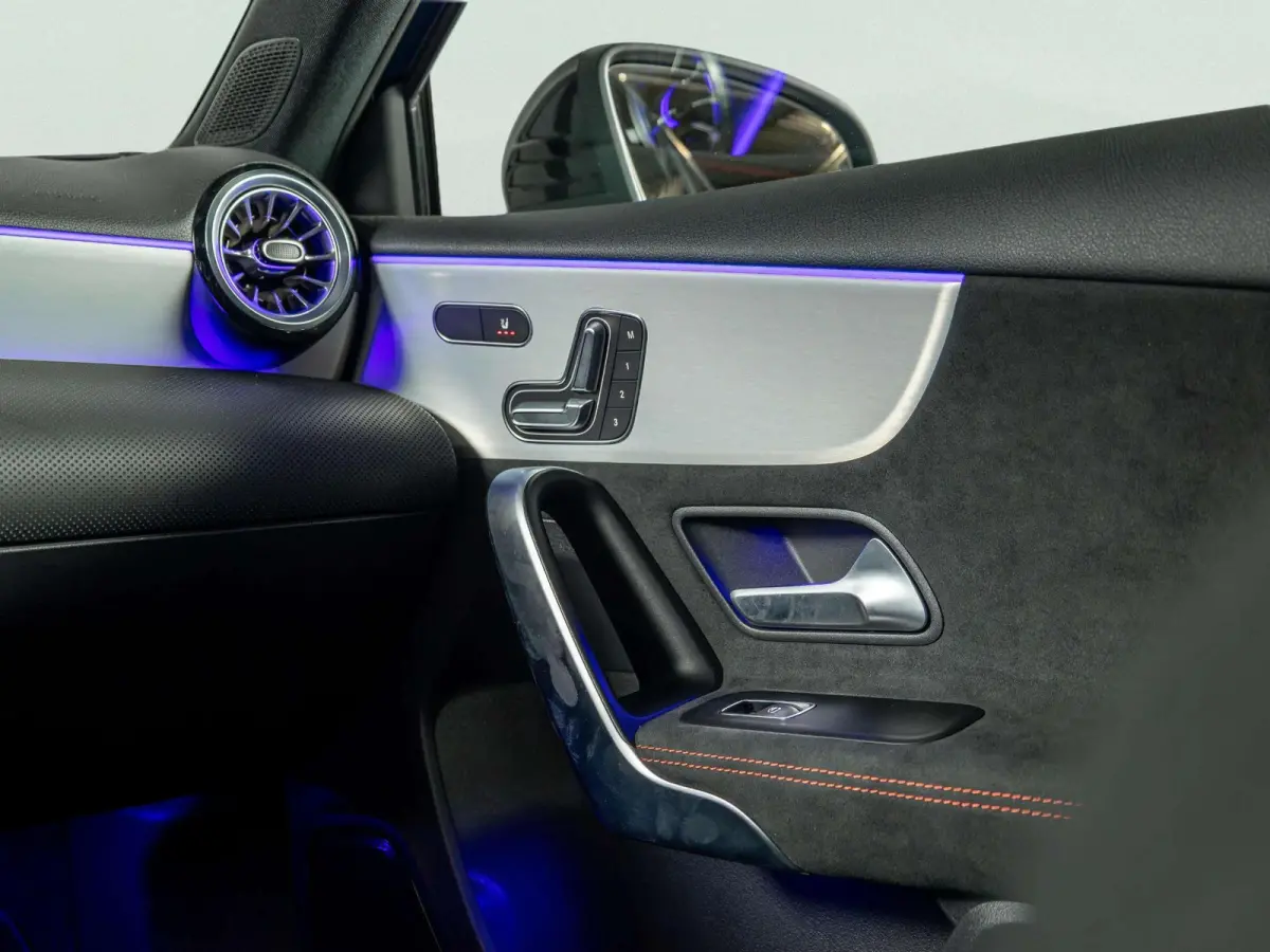 Hatchback 180 Star Edition LIMITED Premium PLUS | Panorama dak