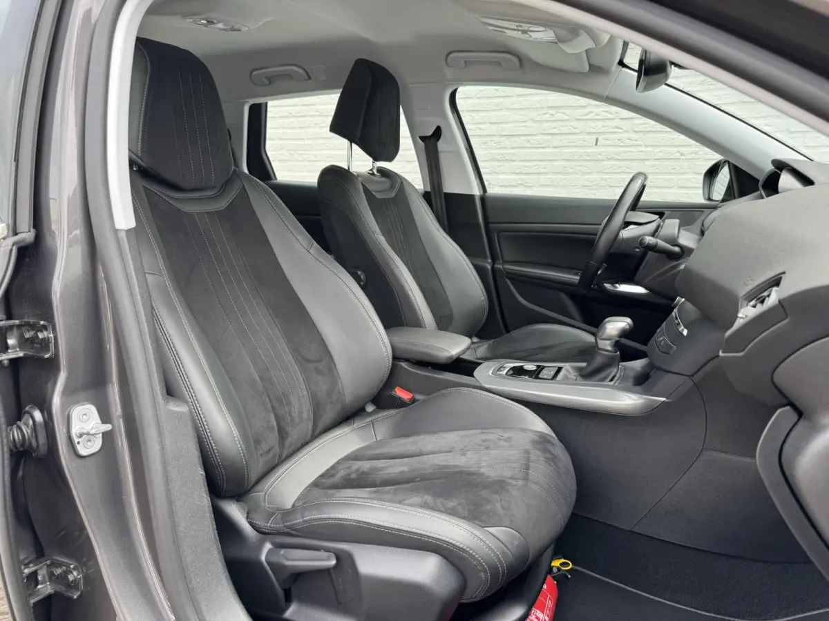 1.2 PureTech Allure Leder/alcantara Led koplampen Camera Cruise Navigatie