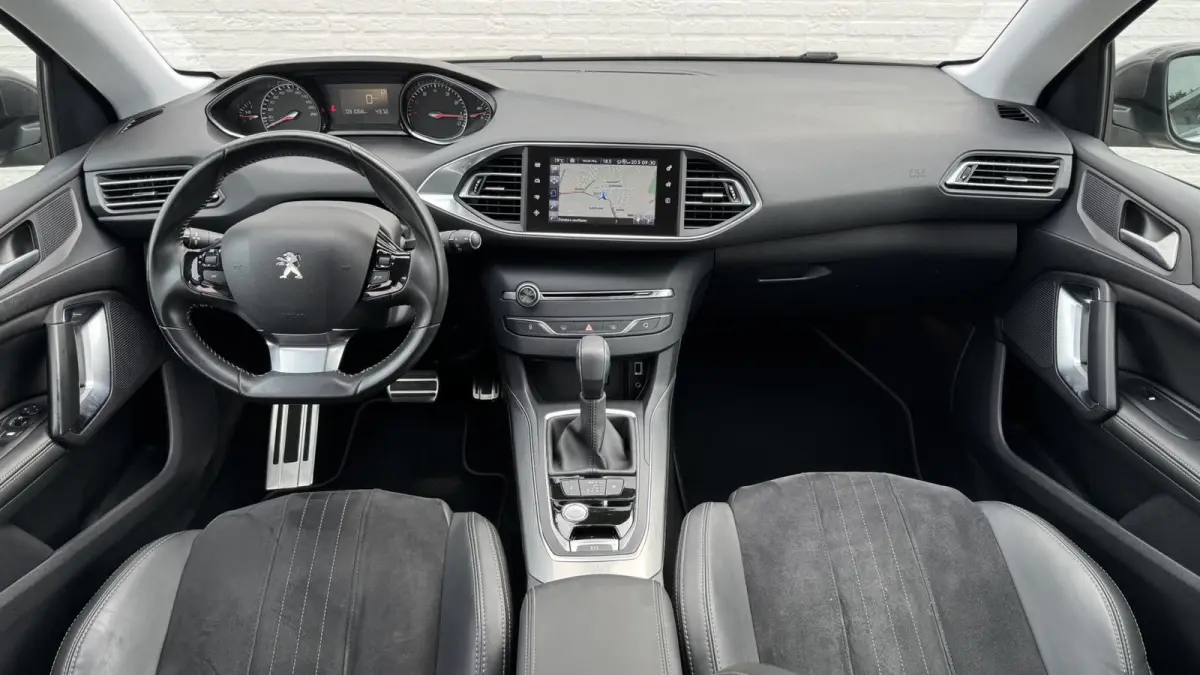 1.2 PureTech Allure Leder/alcantara Led koplampen Camera Cruise Navigatie