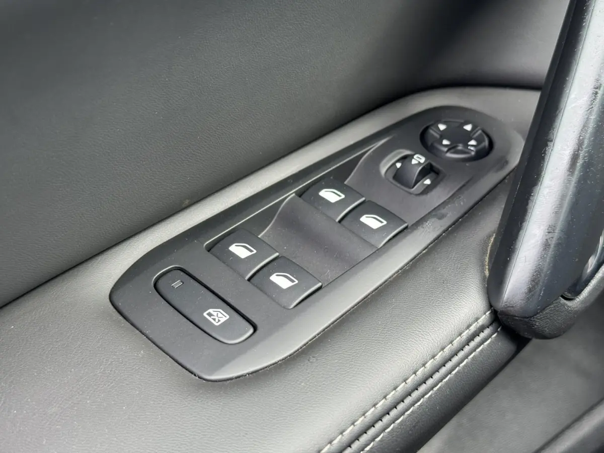 1.2 PureTech Allure Leder/alcantara Led koplampen Camera Cruise Navigatie
