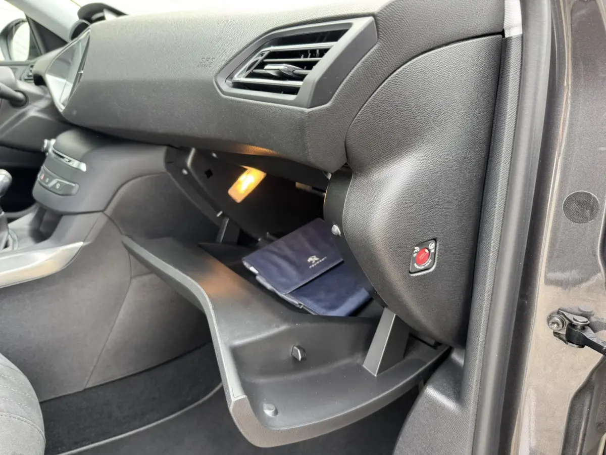 1.2 PureTech Allure Leder/alcantara Led koplampen Camera Cruise Navigatie