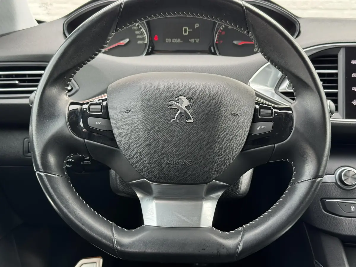 1.2 PureTech Allure Leder/alcantara Led koplampen Camera Cruise Navigatie