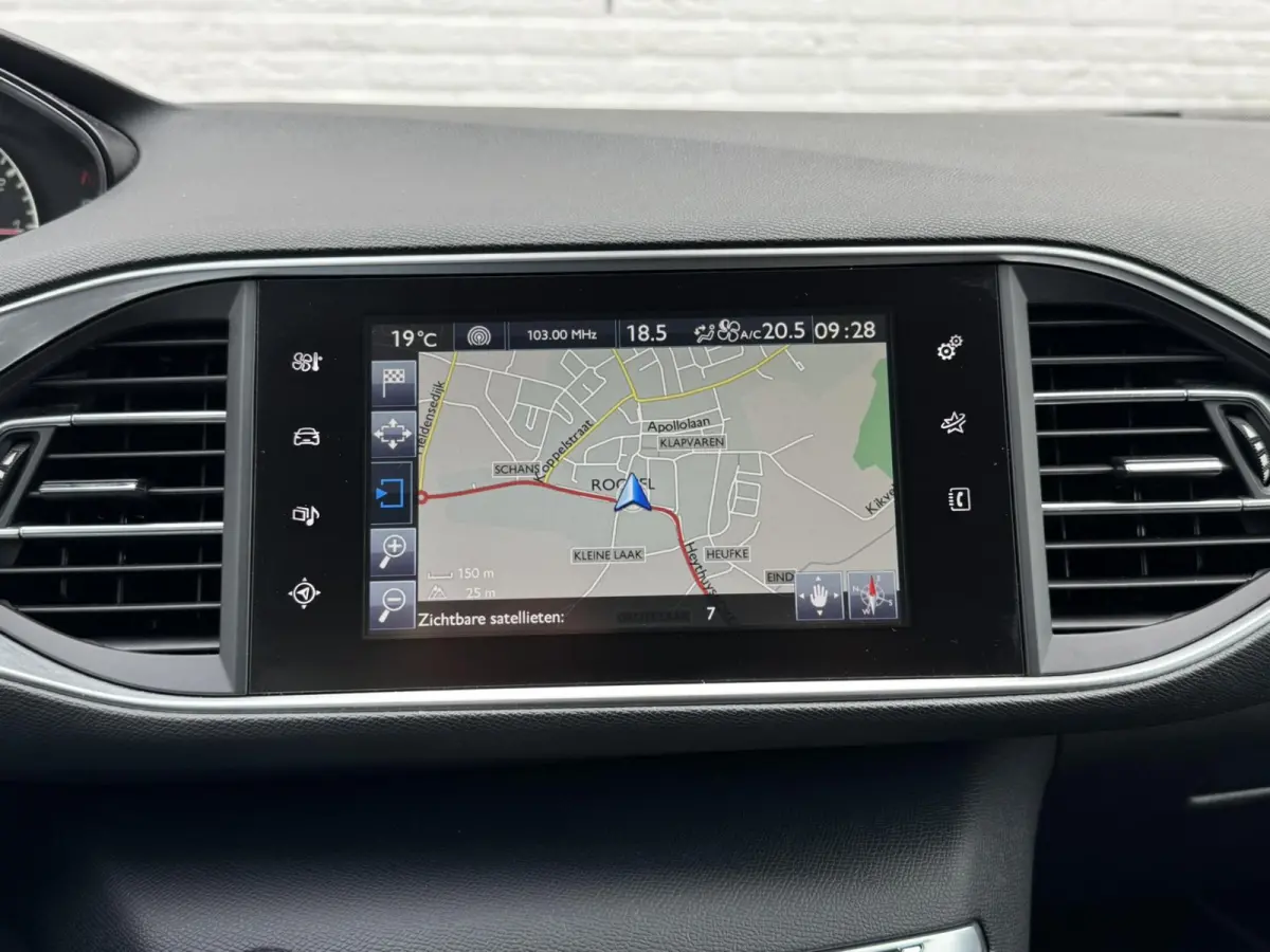 1.2 PureTech Allure Leder/alcantara Led koplampen Camera Cruise Navigatie