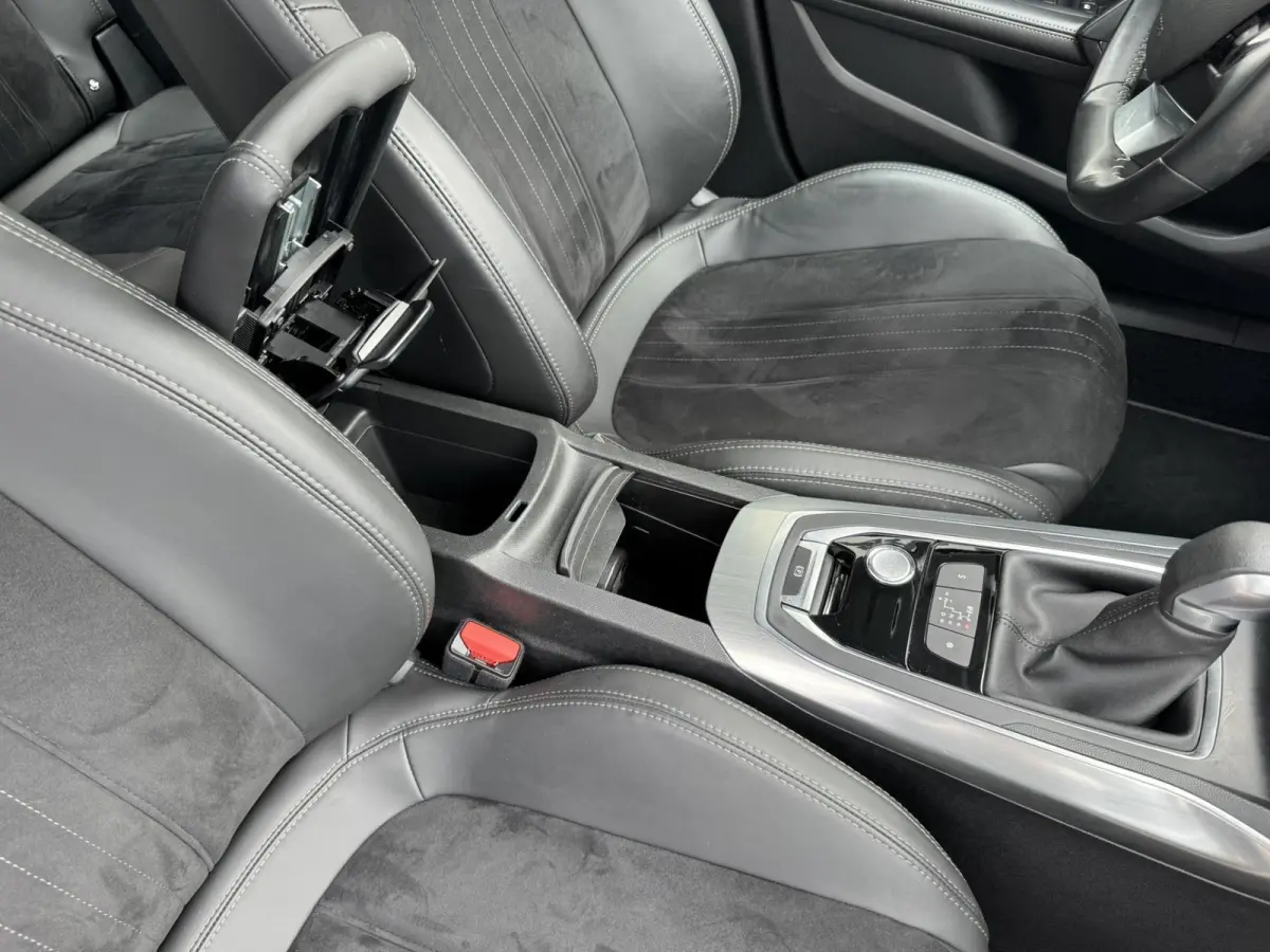 1.2 PureTech Allure Leder/alcantara Led koplampen Camera Cruise Navigatie
