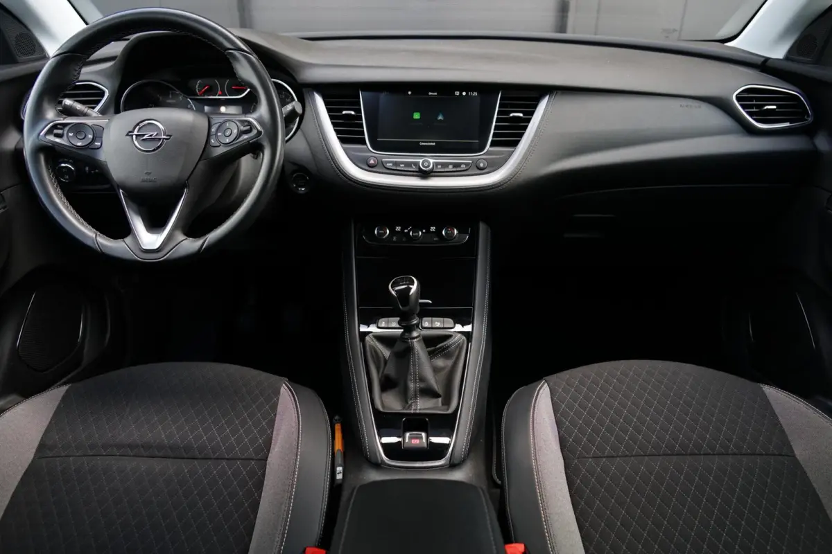 1.2 Turbo Innovation, keyless, CarPlay, cam.