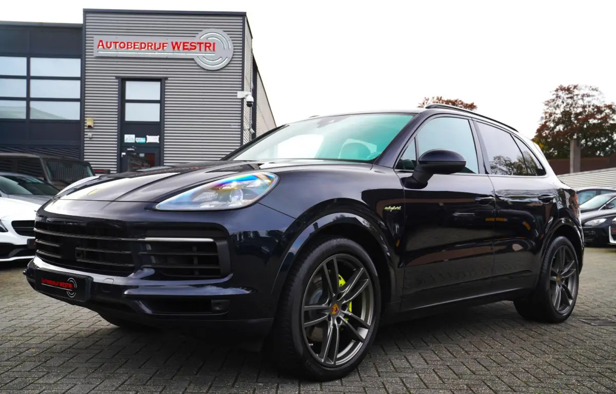 3.0 E-Hybrid | Sport Chrono | Bose Sound | Panorama | Luchtvering | Trekhaak | Adaptieve Cruise | 360 camera | NAP