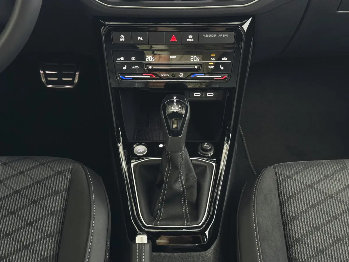 ✅NIEUWE AUTO✅ TSI 115PK R-LINE EDITION TREKHAAK LED LMV IQ CAMERA STOELVERW ✅2025 ✅ ✅Top Auto's Wijchen , 30 Jaar Specialist in Volkswagen  : Alle Type's : R-Line Edition / Style /