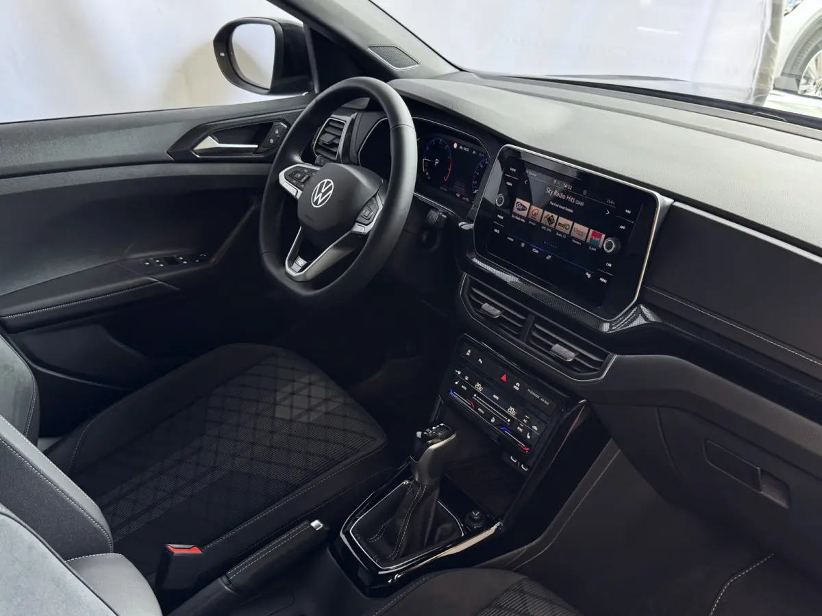 ✅NIEUWE AUTO✅ TSI 115PK R-LINE EDITION TREKHAAK LED LMV IQ CAMERA STOELVERW ✅2025 ✅ ✅Top Auto's Wijchen , 30 Jaar Specialist in Volkswagen  : Alle Type's : R-Line Edition / Style /