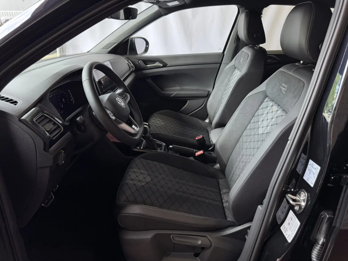 ✅NIEUWE AUTO✅ TSI 115PK R-LINE EDITION TREKHAAK LED LMV IQ CAMERA STOELVERW ✅2025 ✅ ✅Top Auto's Wijchen , 30 Jaar Specialist in Volkswagen  : Alle Type's : R-Line Edition / Style /