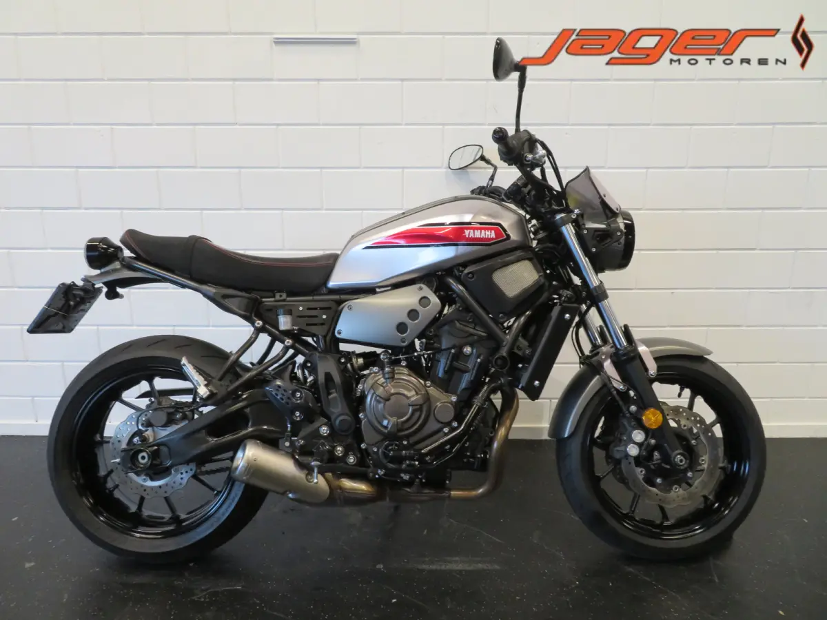 Yamaha XSR700 2019 Benzine Onbekend leasen