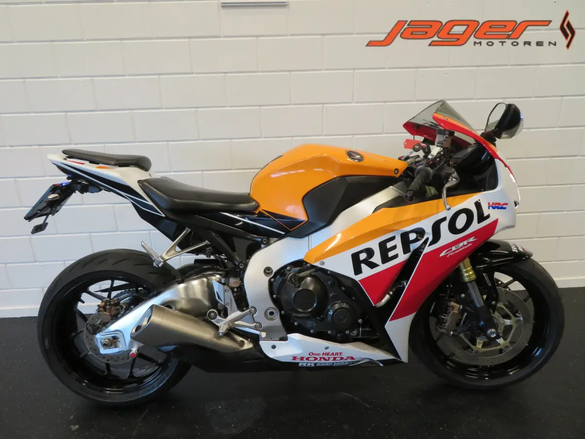 Honda Cbr 1000RR Fireblade Repsol 2013 Benzine Onbekend leasen