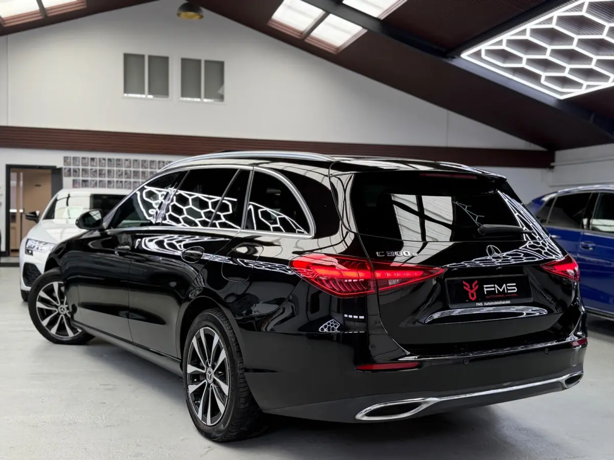 300 e Luxury Line Camera CarPlay BTW