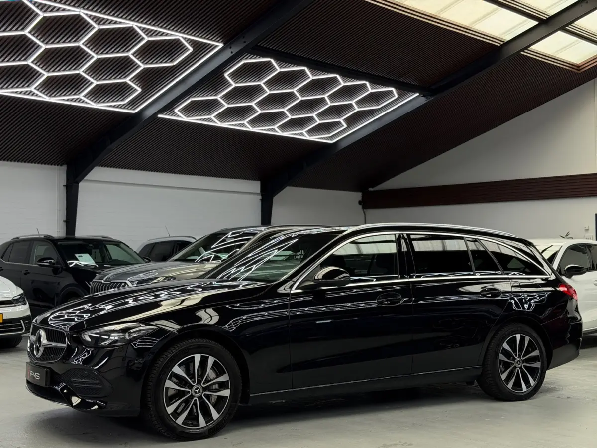 300 e Luxury Line Camera CarPlay BTW