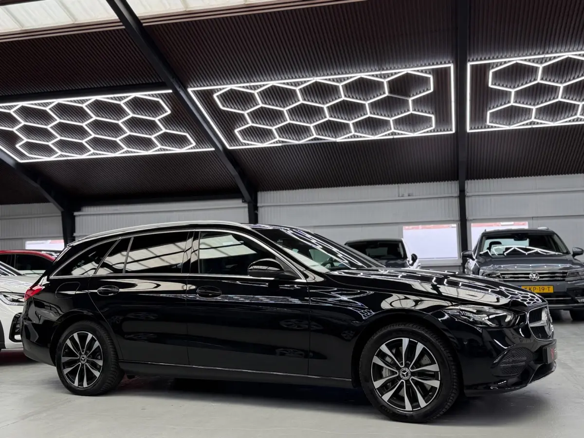 300 e Luxury Line Camera CarPlay BTW