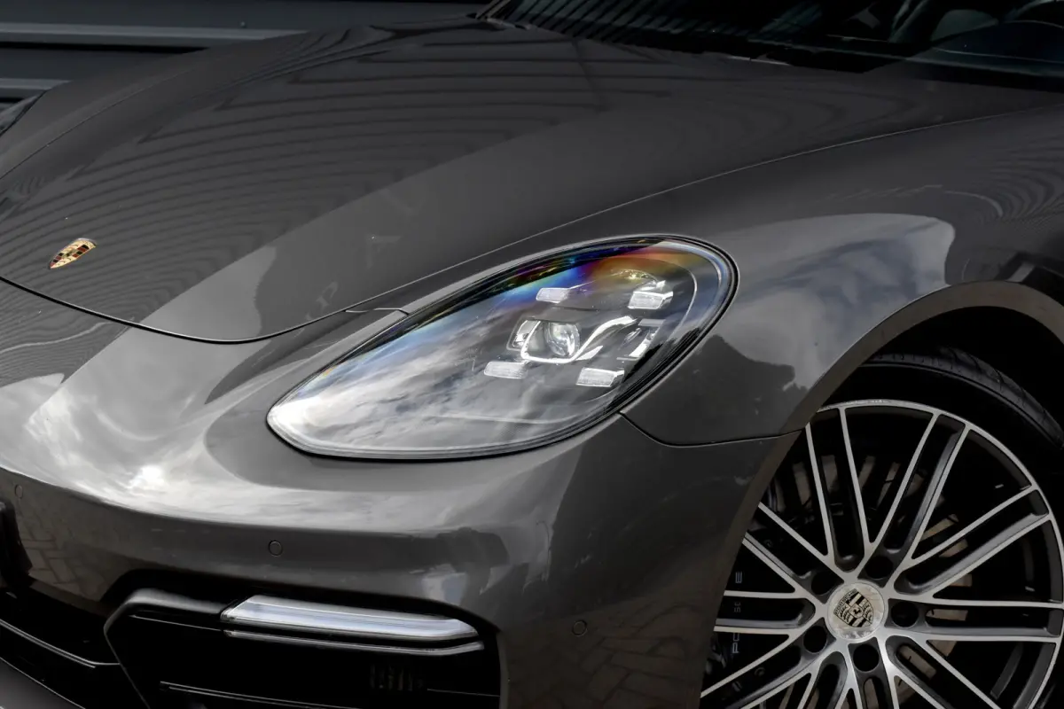 2.9 4 E-Hybrid SportDesign | Pano | 21'' Velgen | Bose | Sfeerverlichting | Luchtvering | Sportuitlaat | Orig. NL |