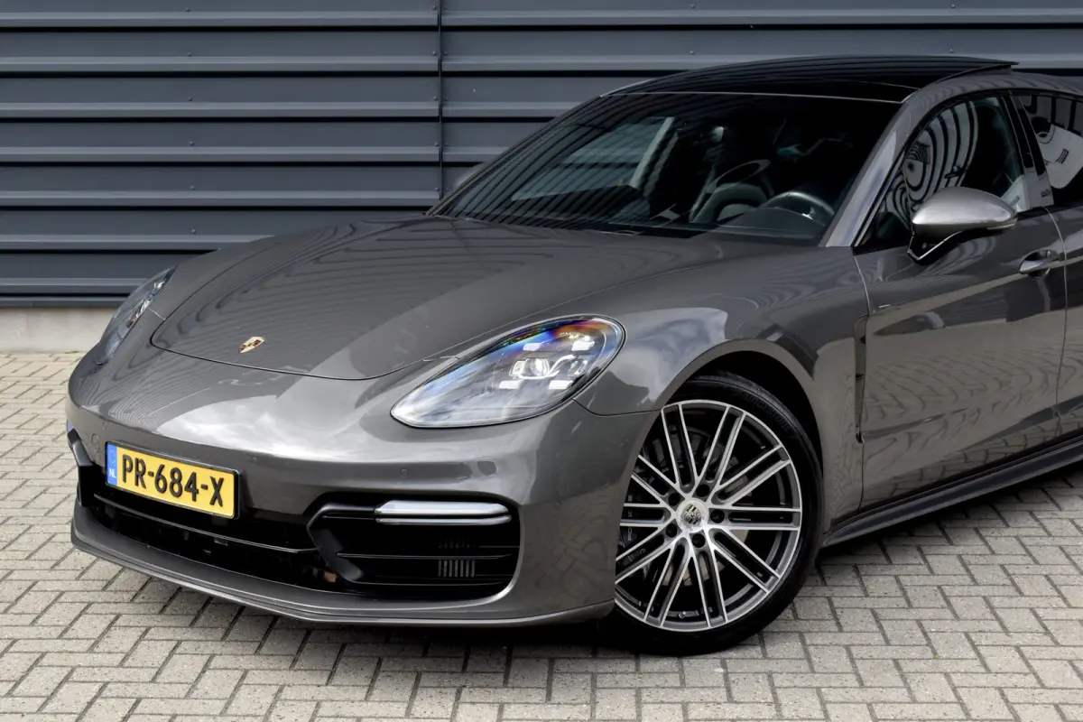 2.9 4 E-Hybrid SportDesign | Pano | 21'' Velgen | Bose | Sfeerverlichting | Luchtvering | Sportuitlaat | Orig. NL |