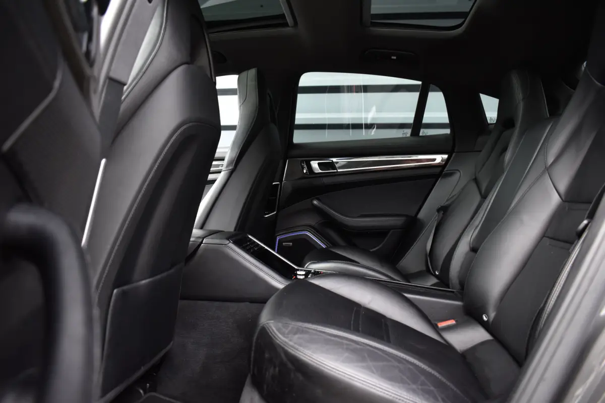 2.9 4 E-Hybrid SportDesign | Pano | 21'' Velgen | Bose | Sfeerverlichting | Luchtvering | Sportuitlaat | Orig. NL |