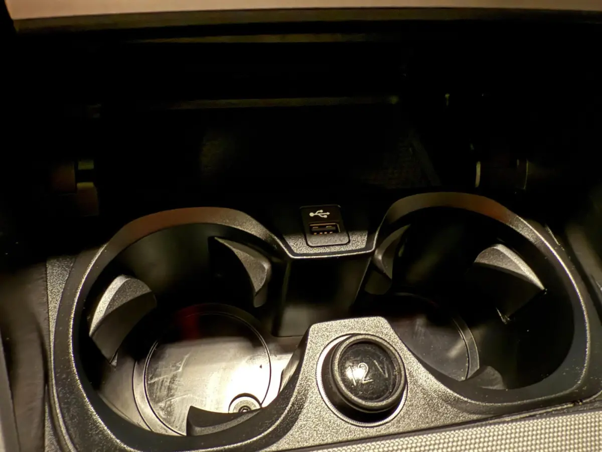 320e SPORT FACELIFT 19'' SOH-TEST/NAVI/LED/DAB/CARPLAY/ECC/PDC/CRUISE/V-COCKPIT/LEDER///